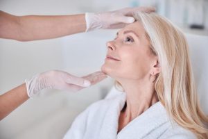 Facelift Sarasota vs Non-Surgical Facelift: Which One Is Right for You in 2026?